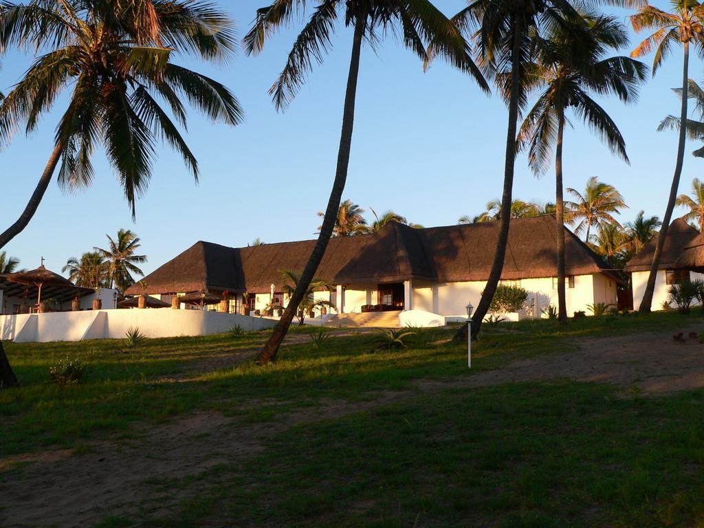 Blue Moon Beach Holiday Resort Иньямбане Номер фото
